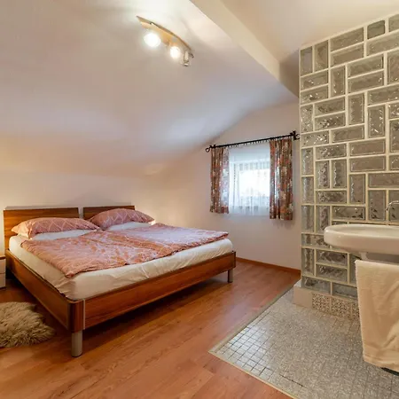 Nussbaumer Apartmán *